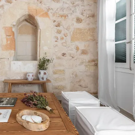 S'enclova Petit Hotel *