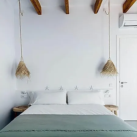 S'enclova Petit Hotel *