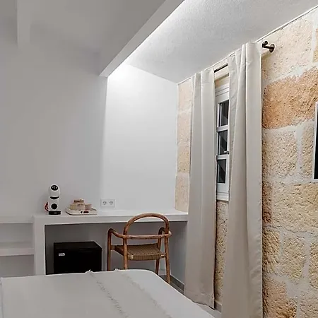 S'enclova Petit Hotel