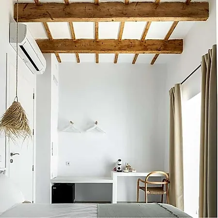 Hotel S'enclova Petit