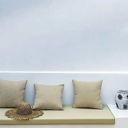 S'enclova Petit Hotel